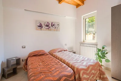 Wohnung in Gasponi di Drapia mit Garten