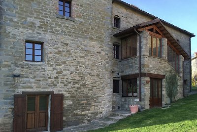 Moderno Agriturismo ad Apecchio con piscina