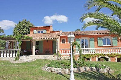 Geräumige Villa in Bagnols-en-Forêt mit...