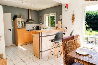 Casa a Plomeur vicino alla spiaggia di La...