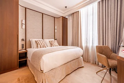 Luxe A/C Apt - 6P/3BDR - Arc de Triomphe