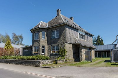 Komfortables Cottage in Sourbrodt mit Sauna