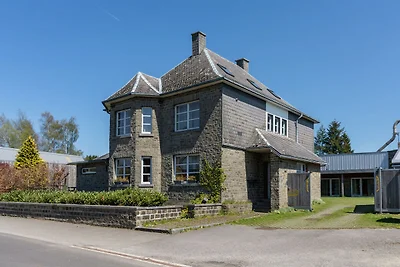 Komfortables Cottage in Sourbrodt mit Sauna