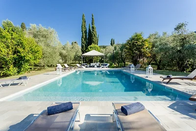 Villa in Lucca mit Pool und Landschaftsblick