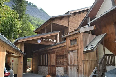 Chalet in Mont de Lans mit Whirlpool und Spa