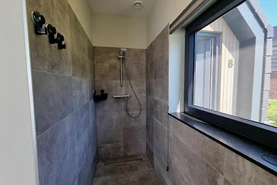 Watervilla in Balk met Privé Steiger