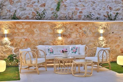 Villa in Kalkan mit Schwimmbecken