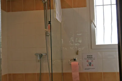 Spaziosa villa con piscina privata in...
