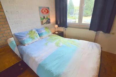 Modernes Ferienhaus in mit Swimmingpool
