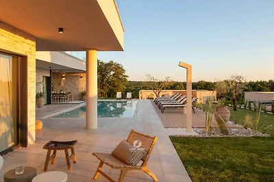 Luxusvilla mit beheiztem Infinity-Pool und...