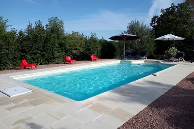 Geräumiges Ferienhaus mit Pool