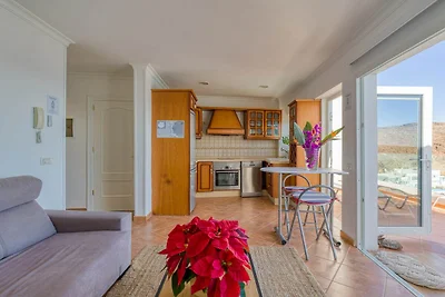 Appartement in Tufia met Zeezichtterras