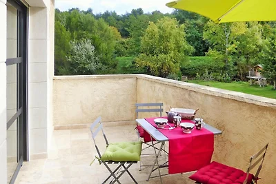 Ferienhaus mit Gemeinschaftspool in Malaucene