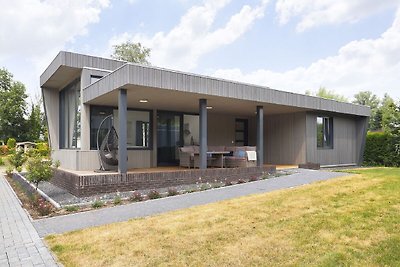 Modernes Haus mit schöner Terrasse, gelegen i...