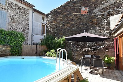 Ferienhaus mit Pool in Cuxac-Cabardès