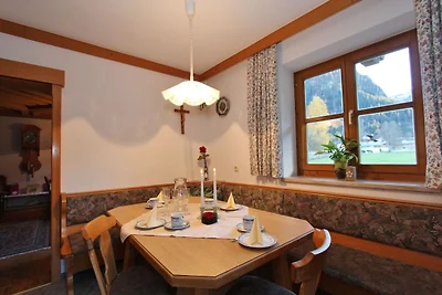 Ruhiges Ferienhaus in der Nähe des Skigebiets