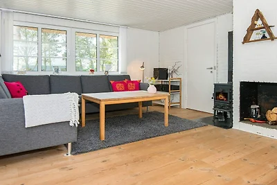 Charmante Hutte in Friedlichem Fjand-By Traum