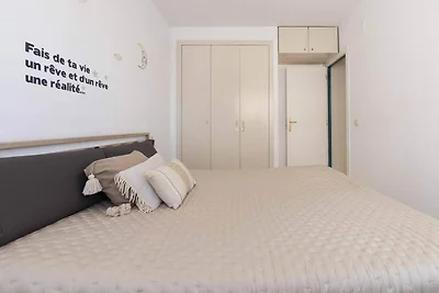 Schöne Wohnung in Roses mit Pool
