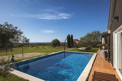 Villa in Rovinjsko Selo mit Pool
