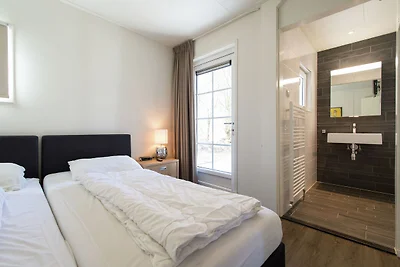 Strohgedecktes Ferienhaus mit 2 Bädern, 1,5 k...