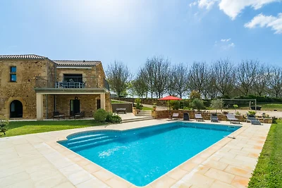 Ruhiges Ferienhaus mit Pool