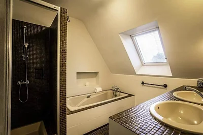 Ty Ewano · Schönes Haus mit Meerblick in...