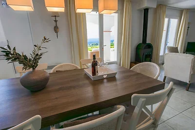 Moderna villa con piscina privata a Camplong