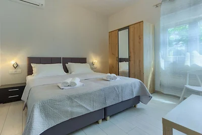 Majestic Kastel Stari Apartment with Terrace ...