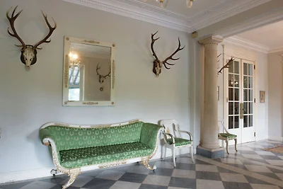 Schönes klassisches Schloss mit privatem Pool