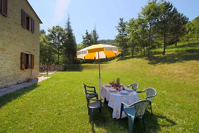 Villa ad Apecchio mit Garten