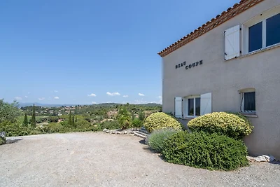 Luxe villa in Oupia met privé zwembad