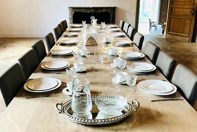 Elegantes Herrenhaus am Hang