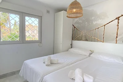 Villa in Nerja met Zeezicht & Strand Dichtbij