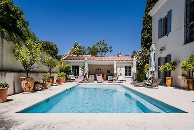 Villa in Antibes mit Pool und in Strandnähe