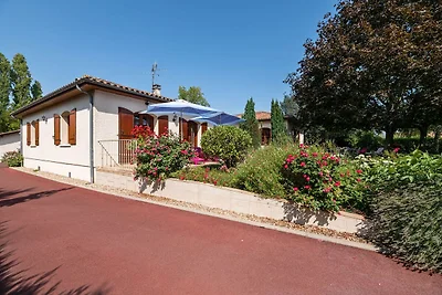 Schöne Villa mit privatem Garten in Pineuilh