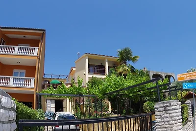 Boutique-Wohnung in Pješcana Uvala mit Balkon