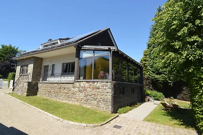 Luxuriöses Ferienhaus mit Sauna in Bütgenbach