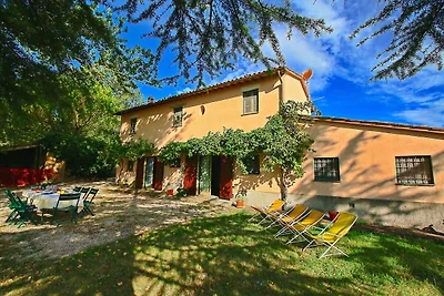 Bauernhaus außerhalb von Todi mit Gästepool