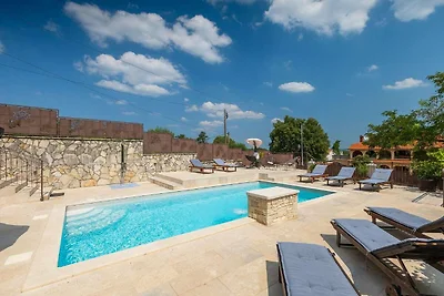 Ferienhaus in Rovinjsko mit Pool