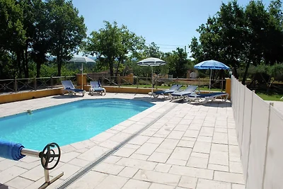Spaziosa villa con piscina privata in...