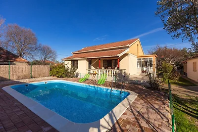 Casa vacanze di lusso a Zemonico con piscina