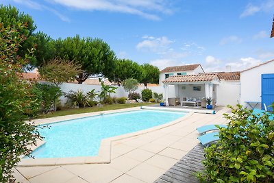 Luxe villa op slechts 3,5 km van het strand