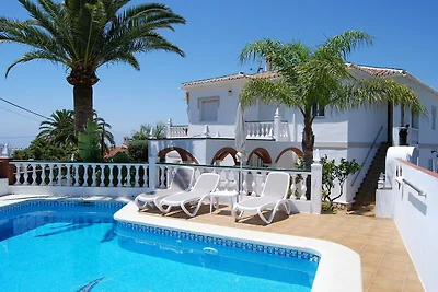 Wohnung in Nerja nahe Burriana Strand