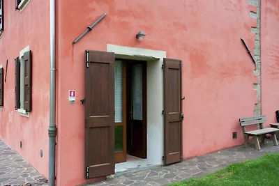 Gemütliches Ferienhaus in Tredozio mit Grill