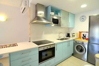 Appartement met twee kamers en terras