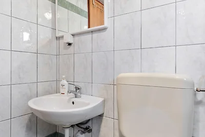 Schöne Ferienwohnung in Jasenice in Meernähe
