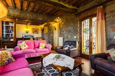 Schönes Ferienhaus nahe See in Lizzanello