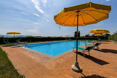 Spacious Villa at Lombriciano with Swimming...