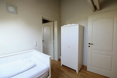 Herrenhaus in Bastogne mit Garten