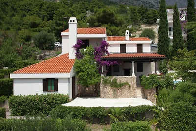 Pittoresca villa con piscina privata in...
